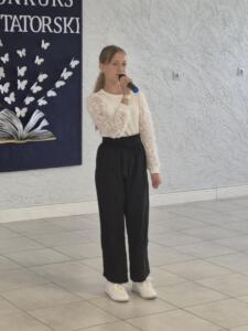 18074408-b395-4f96-b343-edfbd490ea1b