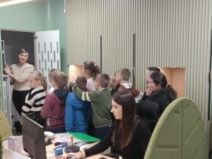 1f035f6f-2fc4-41e8-ad6b-8b4549f2c82b