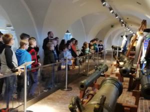 73237560_701060080372377_7845083749866799104_n