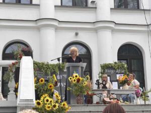 73acfcfd-2b98-4f2e-a5f1-eaf86b522c12