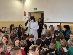 fdf9c98b-23fe-4e0b-91fc-4ca96b80d4dc